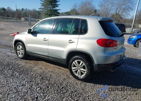 2012 Volkswagen Tiguan S из США, поврежденный, VIN WVGAV7AX8CW609473